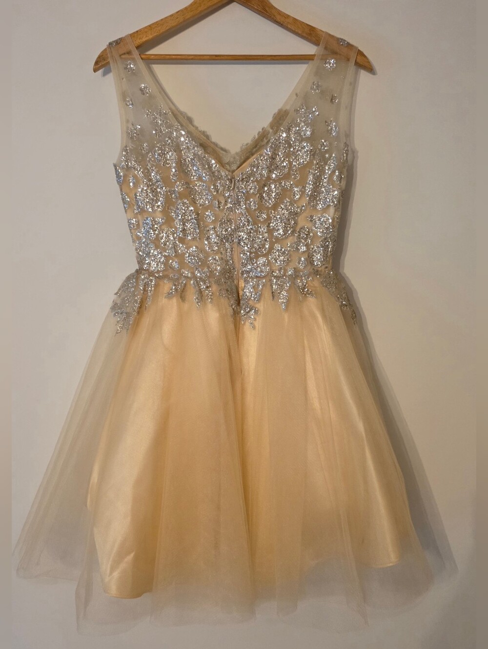 Formal Dress - Picture 5 of 7